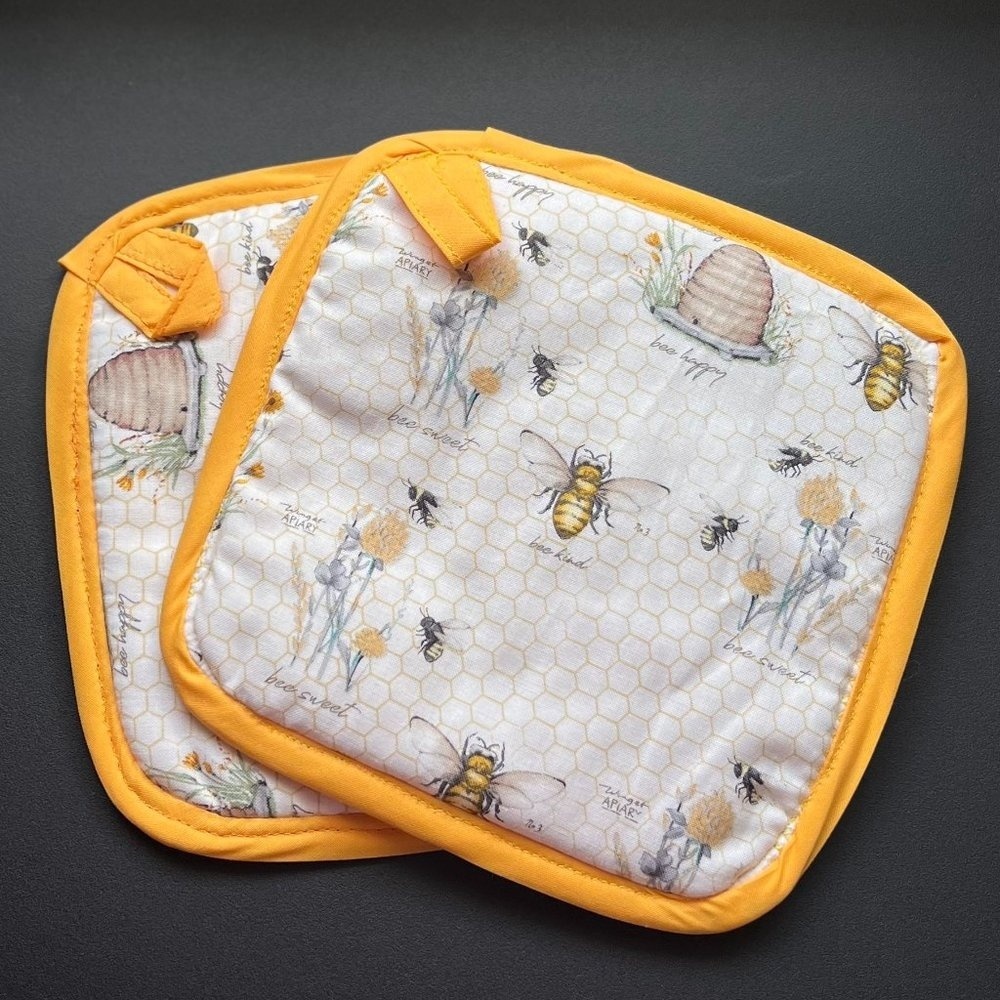 Handmade set of pot holders "Bee sweet"